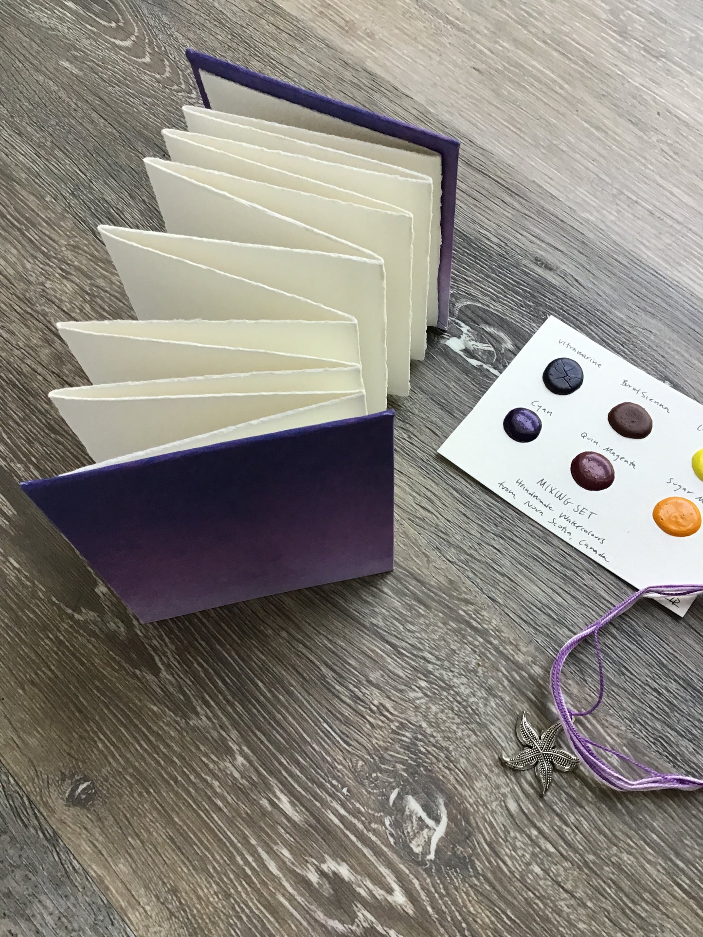 NEW! Gift Set: Sketchbook and Paint